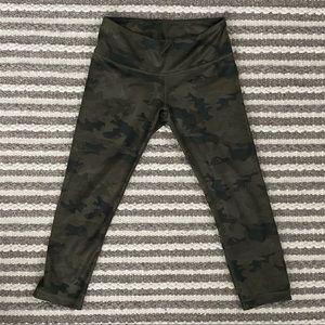 Lululemon Wunder Under Camo Crop